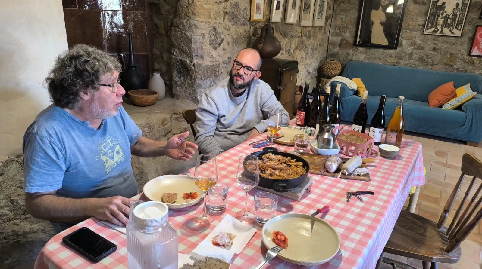 Table with wines and food during the visit to Carles Llarch and Josep Queralt in Font-Rubí